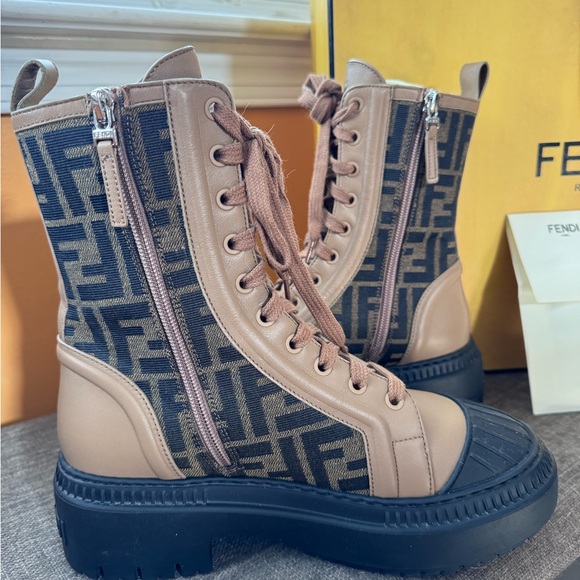 FENDI DOMINO FF JACQUARD & LEATHER BIKER BOOT sz36.5 - Picture 4 of 8